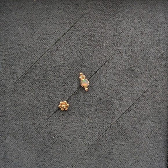 ❌SOLD ON EBAY❌Maria Tash Opal Four Ball Trinity Threaded Stud Earring Rose Gold - Picture 9 of 9